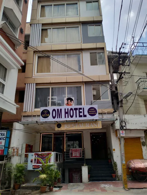 Om Hotel