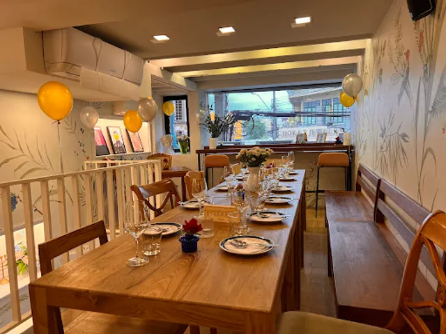 Suraya Bangkok Hostel & Kitchen