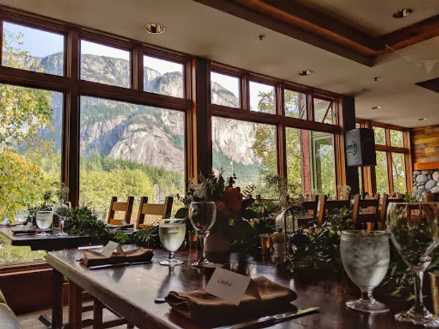 Howe Sound Inn & Brewing