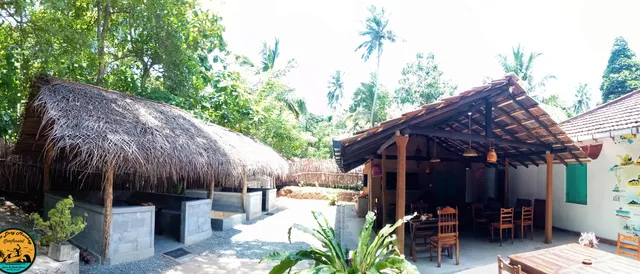 The Lazy Monkey Surfhostel - Dorms & Double Rooms