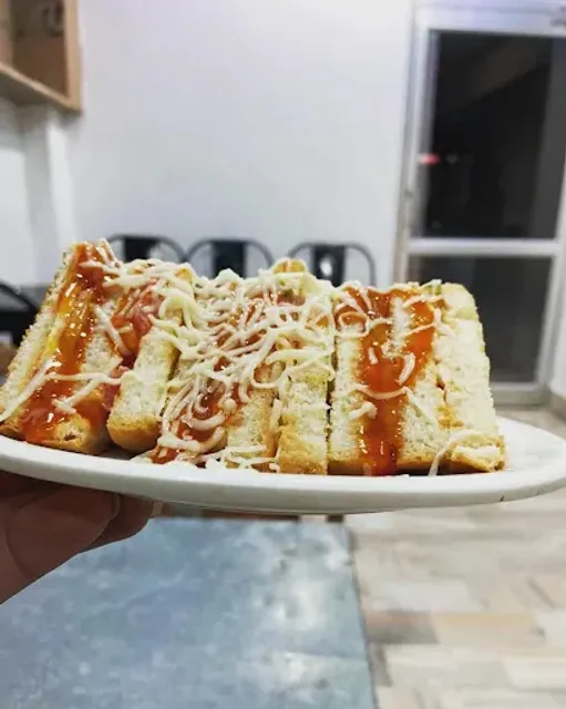 Royal fast food and restaurants