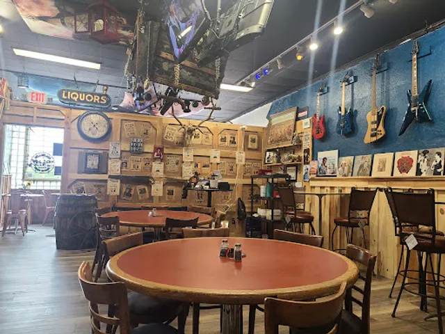 Hollywood Bar & Cafe