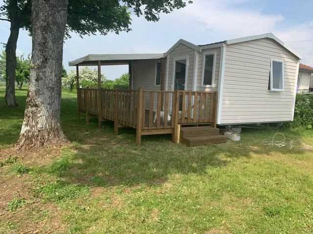 Camping du Lac de Villegusien