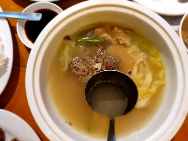 Giligan's Restaurant - Hypermarket Sucat