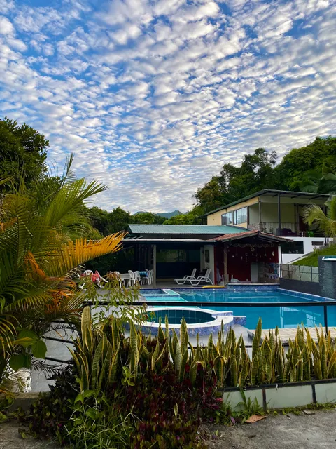 Pachaea Club Campestre La Vega Camping y Hospedaje