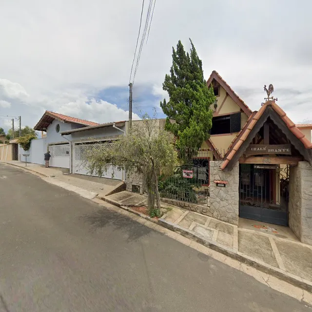 Quarto em Mansão Chalé Duarte