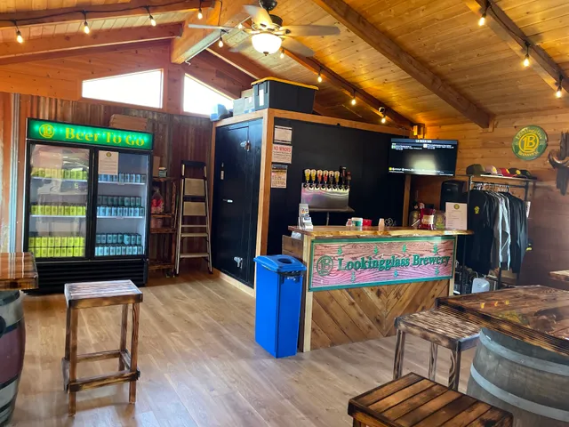 Salmon Harbor Cafe and Mercantile & The Wheelhouse Winchester Bay