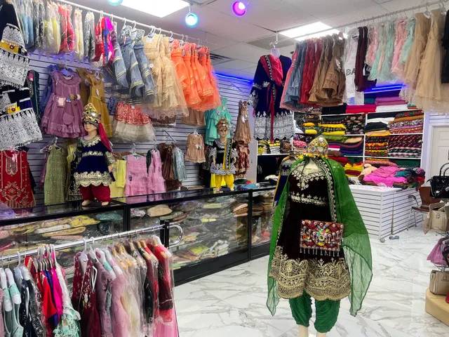 Safi Fashion Show & Botique