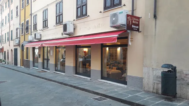 L'Arco Della Martana