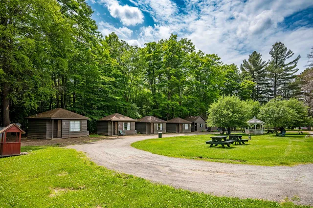 Park Motel and Cabins