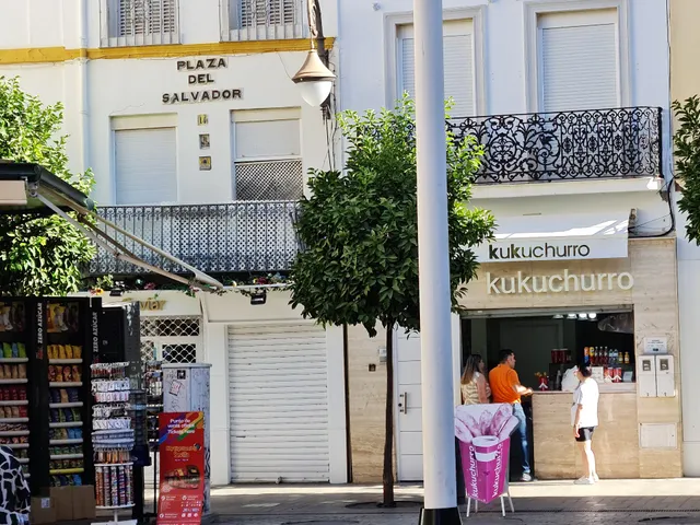 Kukuchurro – Plaza del Salvador