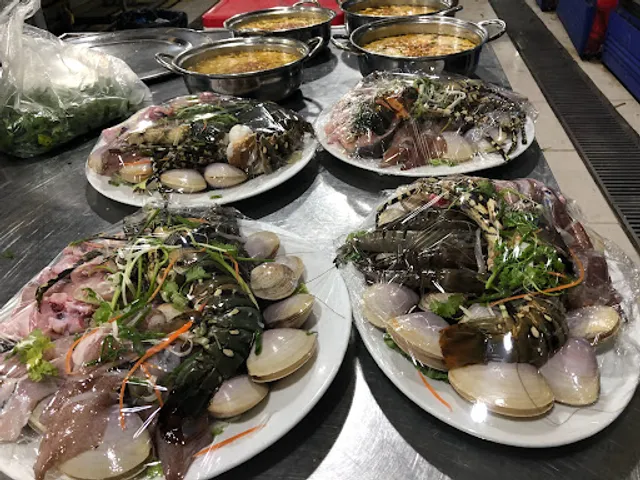 Lẩu Riêu Cua Gà Tre