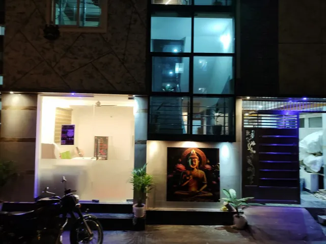 AVOLON LUXE COLIVING