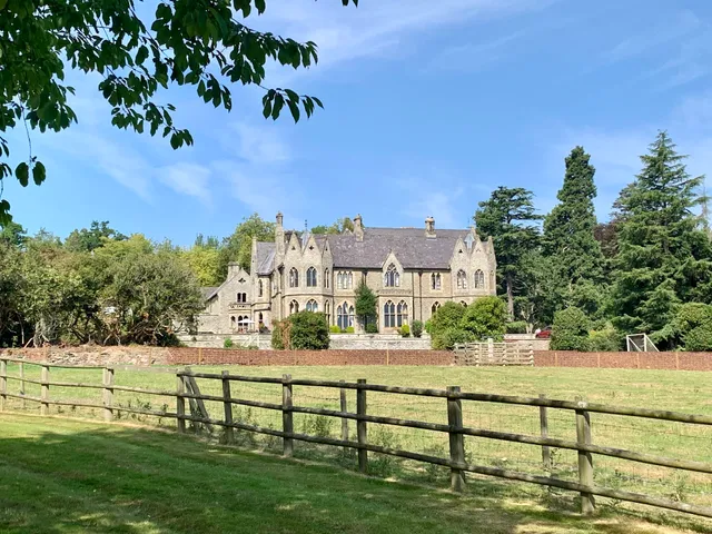 Mellington Hall Caravan Park