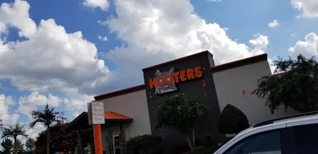 Hooters