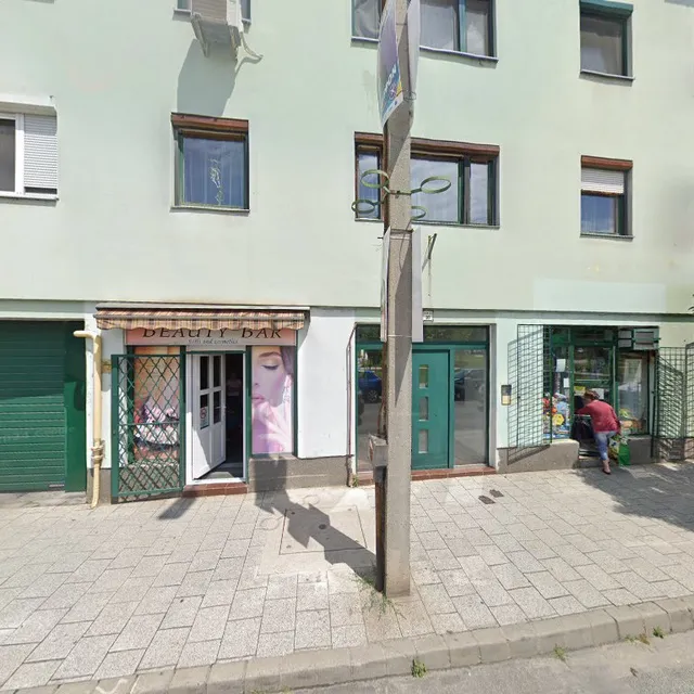 Szent István tér 16