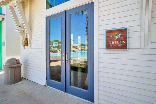 Turtle's Poolside Grill