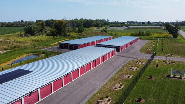 Apple Country Storage