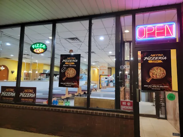 Manek Chowk / Metro Pizzeria