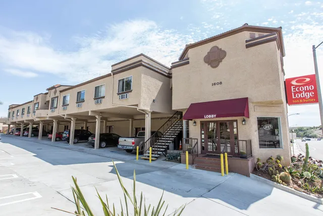 Econo Lodge Inn & Suites Fallbrook Downtown