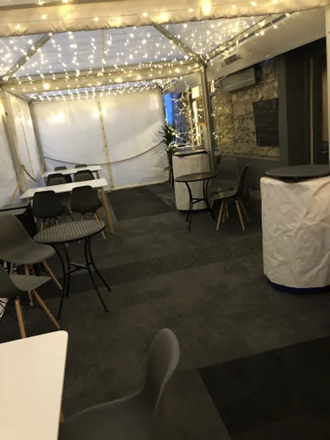 Cartmel Drinkshop & Wine Snug & Oscar’s