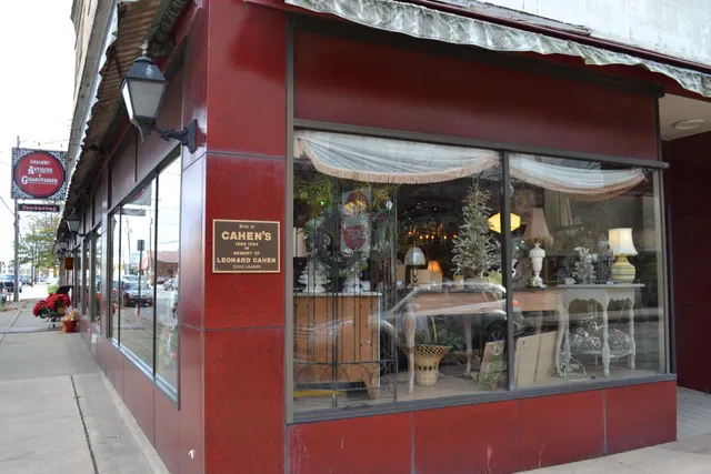 Off the Avenue Antiques