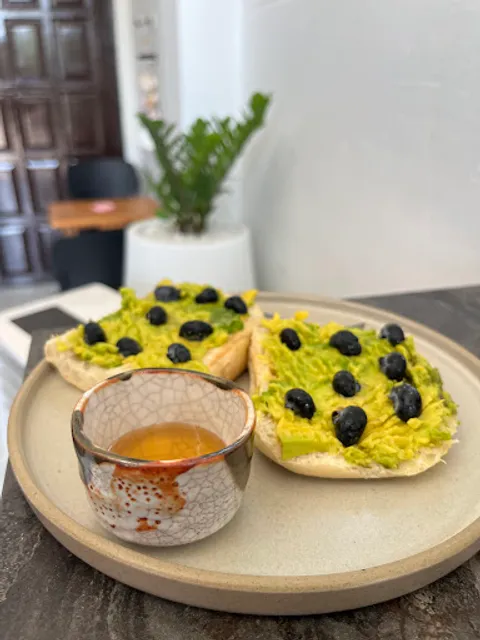 BB specialty coffee & brunch