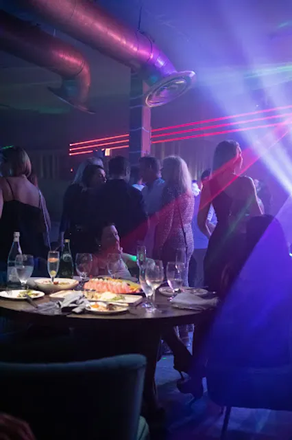 Wave Restaurant, Bar and Lounge