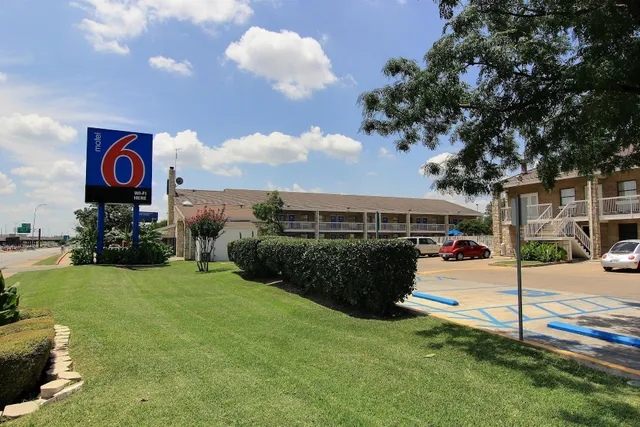 Motel 6 Austin, TX - Central Downtown UT
