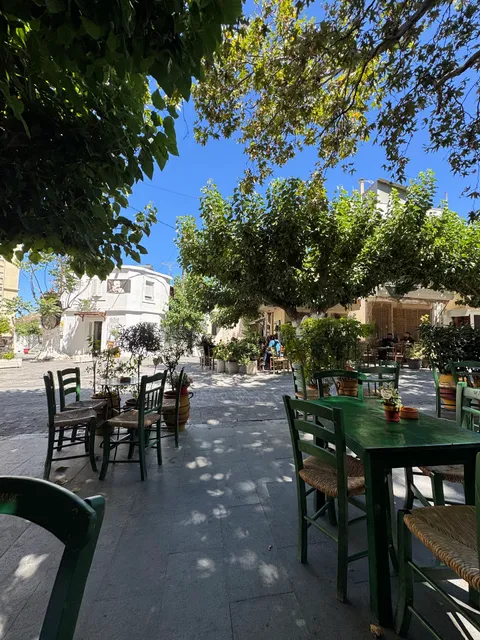 Ἡ Πλατεῖα τοῦ Συντάγματος (Καφενεῖον Σκουλᾶ)