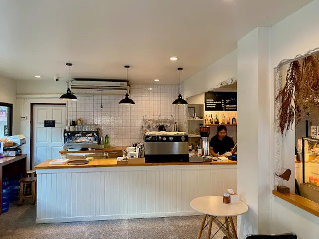 Cafe Lavazza Lukkan Mansion