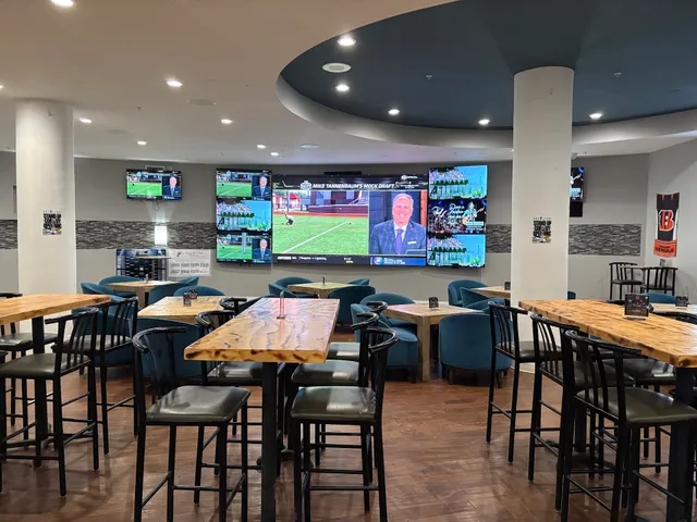 Arc Light Sports Bar & Grill