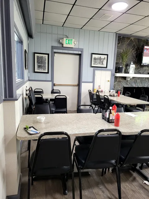 Cozy Diner Bar and Grill