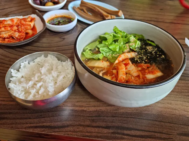 건업리 묵집 (향촌 )