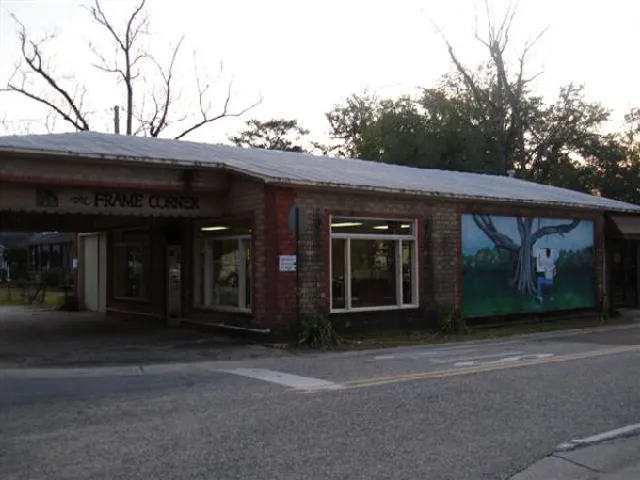 The Frame Corner