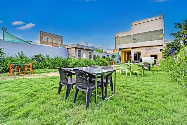 OYO Flagship Hotel Royal Palace