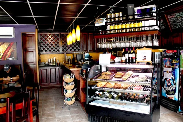 JavaVine Cafe & Wine Bar