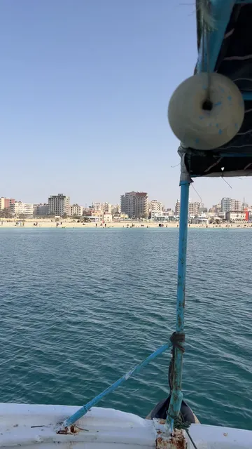 شاطئ العوام