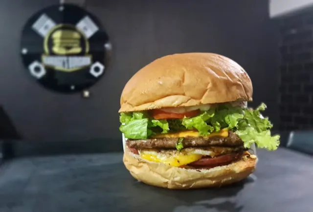 Garage's Burguer Beer