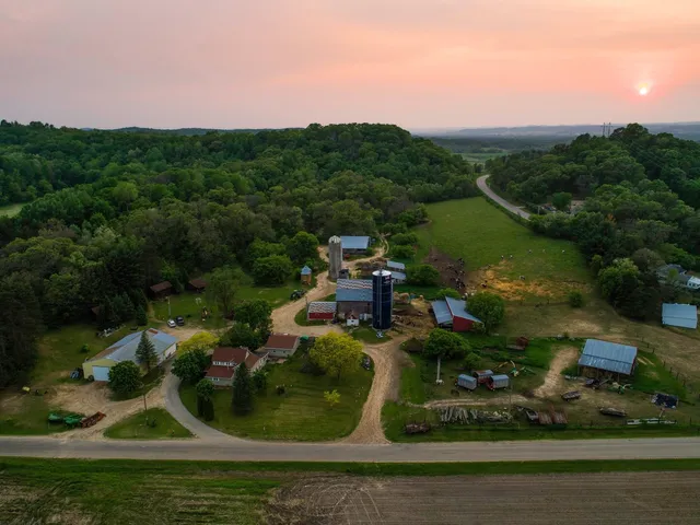 Grapevine Log Cabins