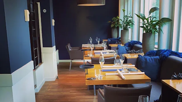 Puur Sanh Restaurant