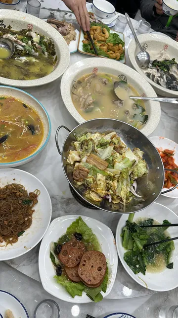 Yushuang Suancai Fish Restaurant