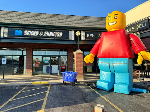 Bricks & Minifigs North Shore MKE