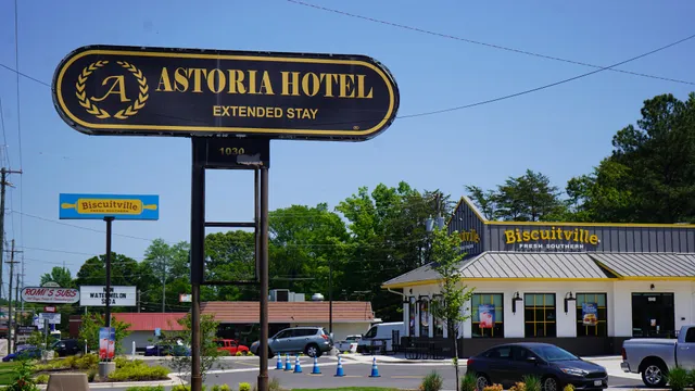 Astoria Hotel Danville North
