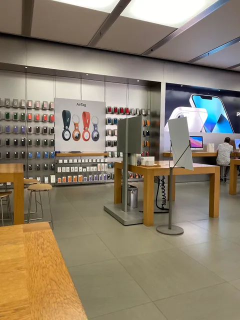 Apple Summit Mall