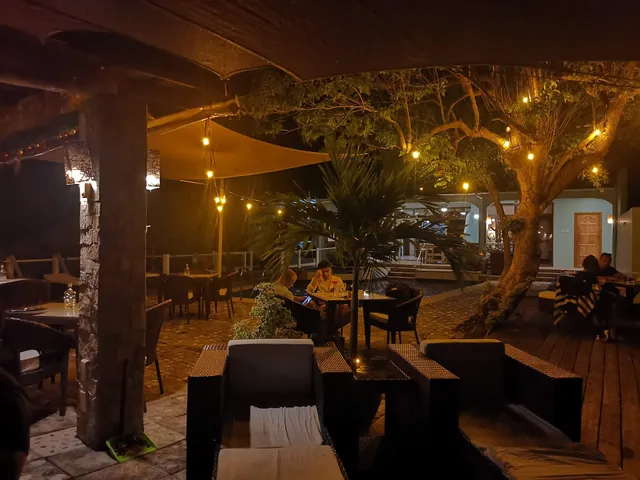 Mangroves Bar & Restaurant