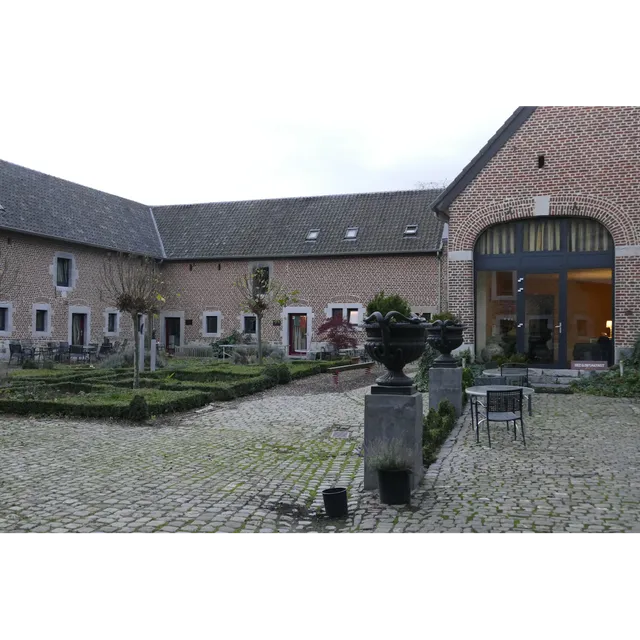 Cour d'Aix Location de vacances