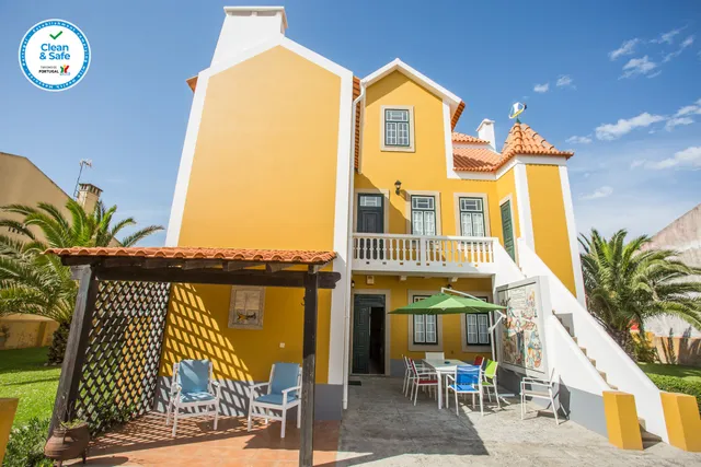 Torreira Yellow Beach House