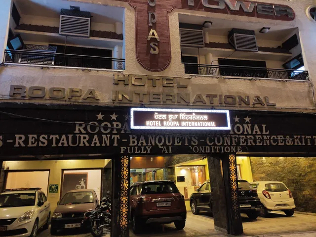 Capital O 10111 Hotel Roopa International