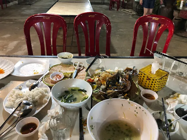 LÀNG CHÀI Nhà Hàng Hải Sản Bản Địa